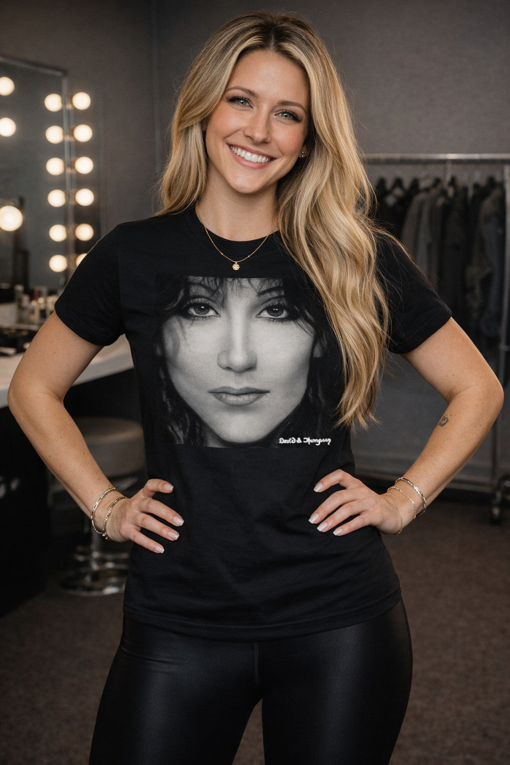 Sultry Diva — Unisex T-Shirt