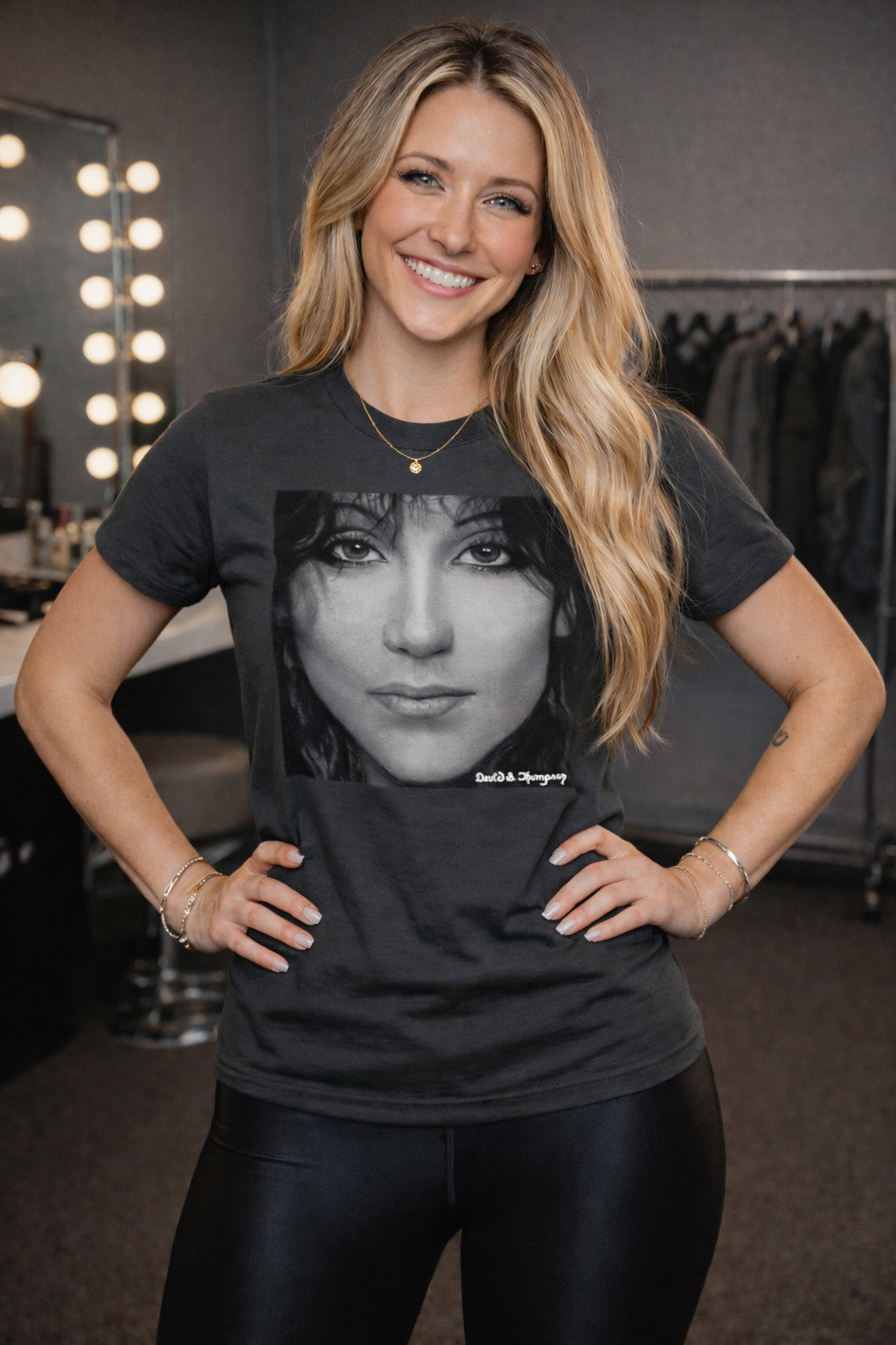 Sultry Diva — Unisex T-Shirt